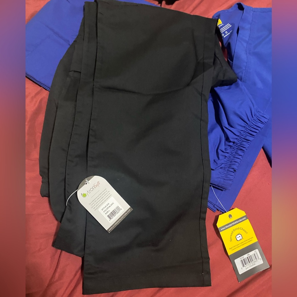 Women’s scrubs